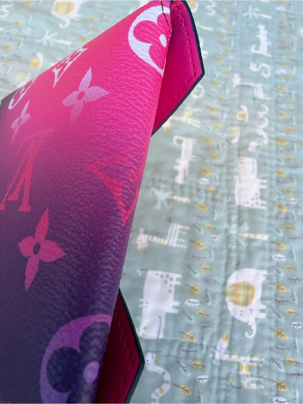 Louis Vuitton Medium Kirigami (PRICE FIRM)